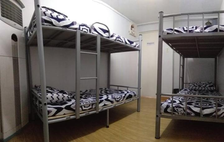 Mang Ben Dormitory Quezon City Exterior foto